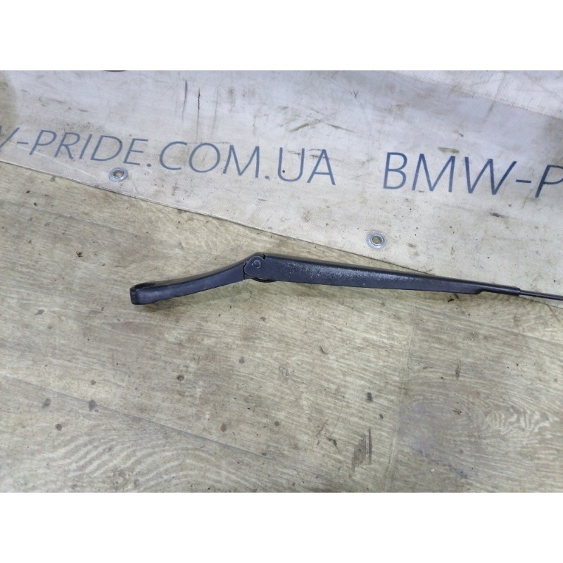 Поводок дворника (кузов и элементы) Volkswagen Golf 1K 2.5 1k5955410b