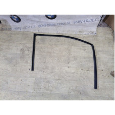 Уплотнитель стекла двери