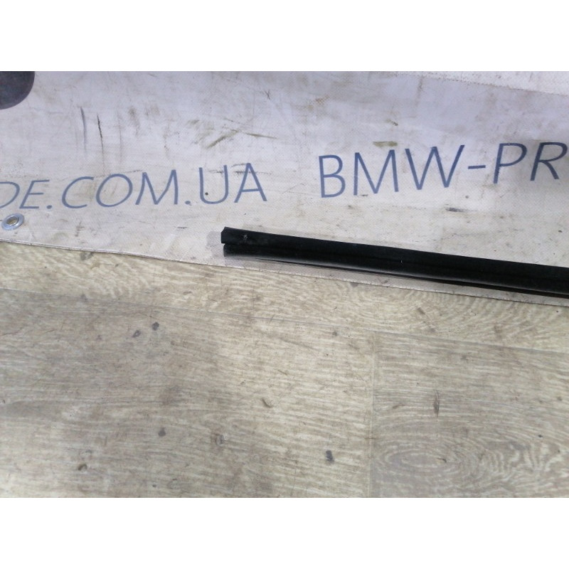 Молдинг стекла внутренний (наружные элементы кузова) KIA Sorento UM 2013 2.4 822412P000