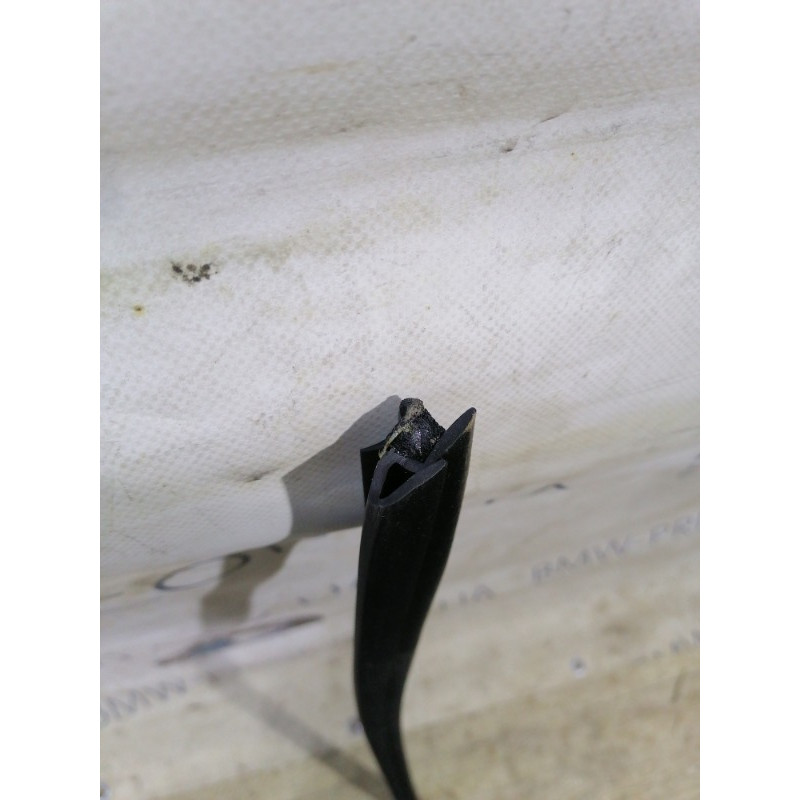 Молдинг стекла внутренний (наружные элементы кузова) KIA Sorento UM 2013 2.4 822412P000