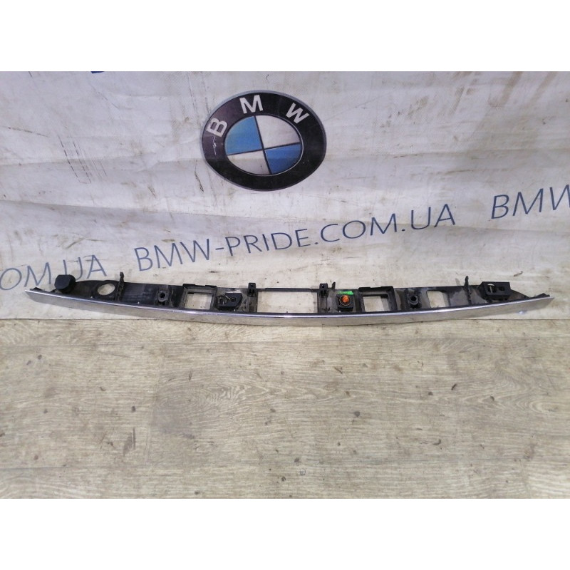 Панель подсветки номера (кузов и элементы) Mercedes-Benz C-class W204 A2047400993