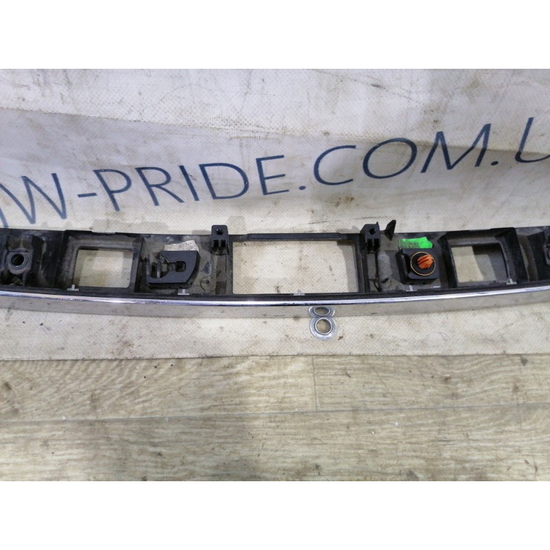 Панель подсветки номера (кузов и элементы) Mercedes-Benz C-class W204 A2047400993