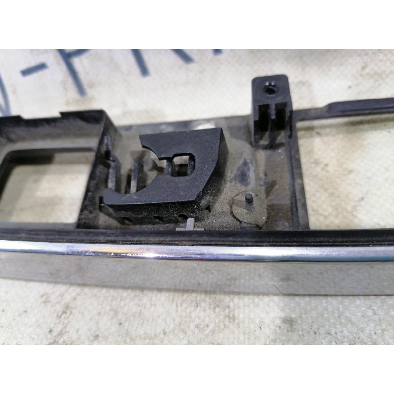 Панель подсветки номера (кузов и элементы) Mercedes-Benz C-class W204 A2047400993