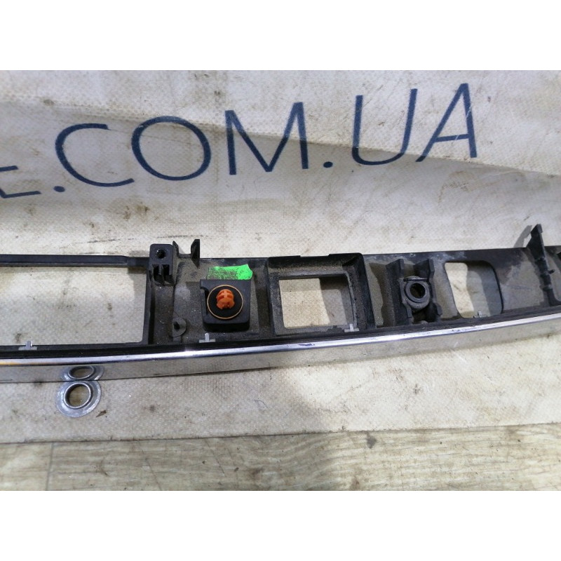 Панель подсветки номера (кузов и элементы) Mercedes-Benz C-class W204 A2047400993