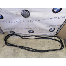 Уплотнитель проема двери