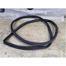 Уплотнитель проема багажника