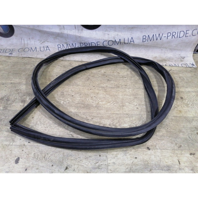 Уплотнитель проема багажника (кузов и элементы) Dodge Durango WD 2015 5.7 HEMi 55399175AE