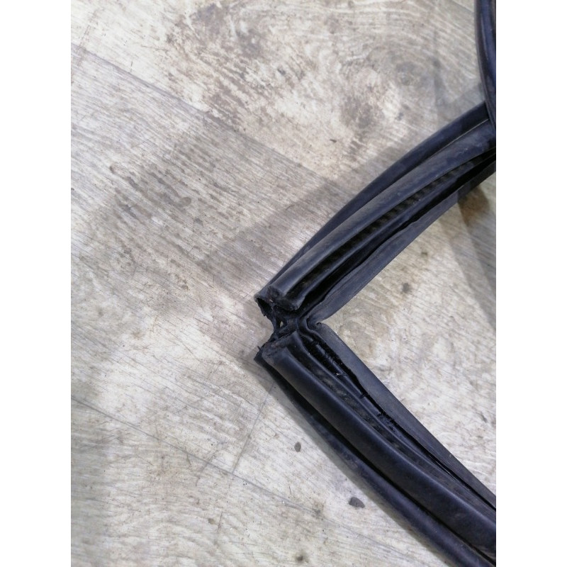 Уплотнитель проема багажника (кузов и элементы) Dodge Durango WD 2015 5.7 HEMi 55399175AE