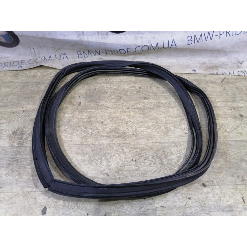 Уплотнитель проема багажника (кузов и элементы) Dodge Durango WD 2015 5.7 HEMi 55399175AE