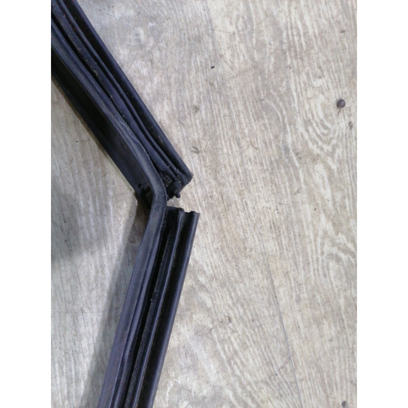 Уплотнитель проема багажника (кузов и элементы) Dodge Durango WD 2015 5.7 HEMi 55399175AE