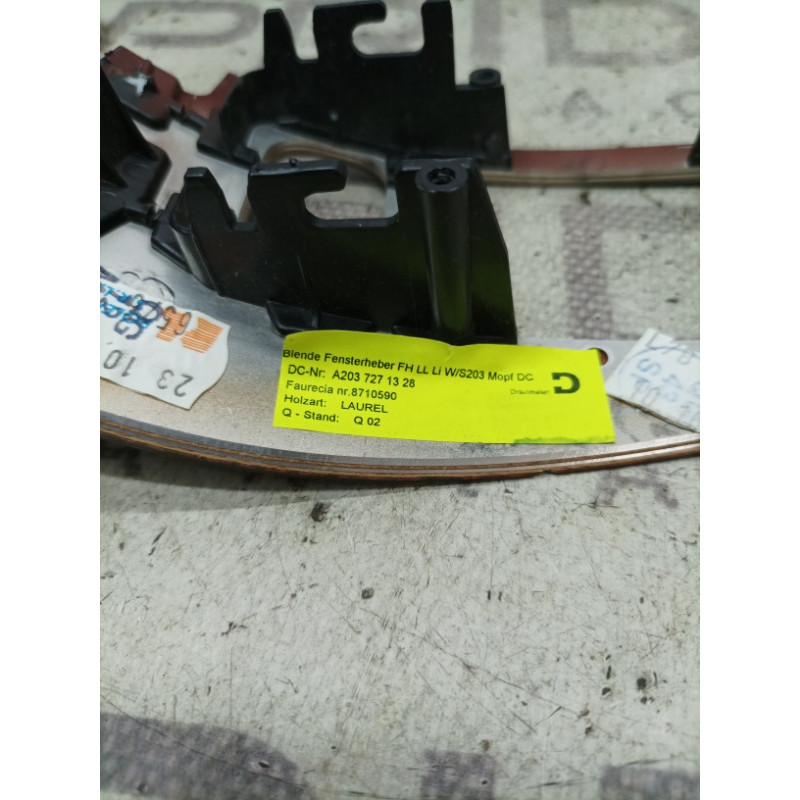 Накладка кнопок склопідйомника (салон) Mercedes-Benz C-class W203 2007 3.0 a2037271328