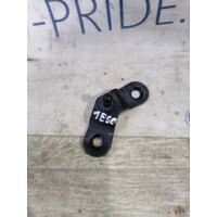 Крепление амортизатора багажника