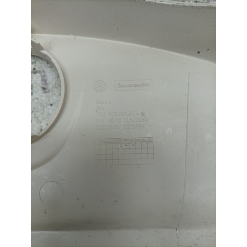 Накладка сидения (салон) Volkswagen Passat B7 2014 1.8 5c6881317h