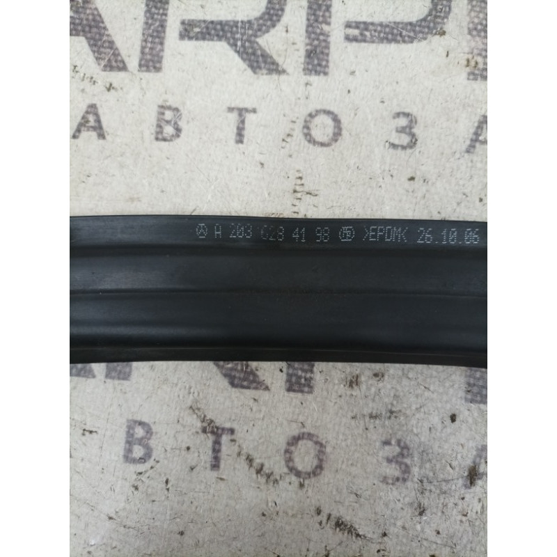 Уплотнитель капота (кузов и элементы) Mercedes-Benz C-class W203 2007 3.0 a2036284198