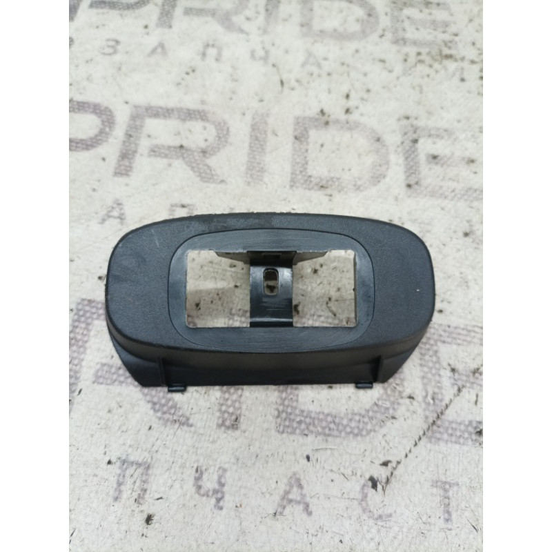 Кронштейн плафона салона (салон) Mercedes-Benz E-class W211 2008 3.5 a2119140010