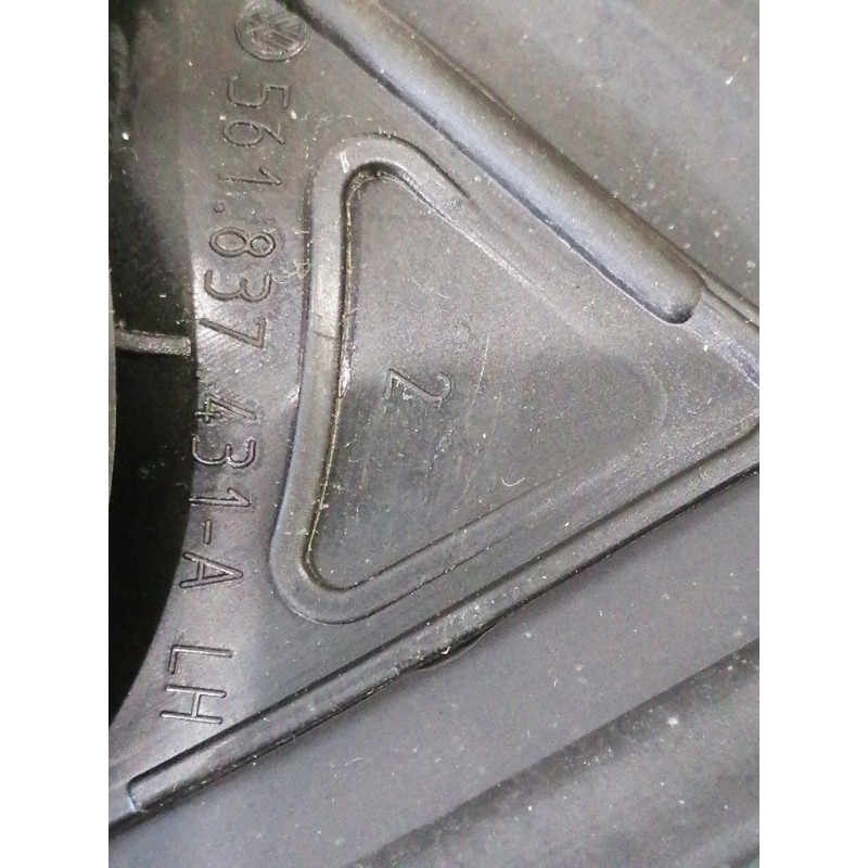 Уплотнитель стекла двери (кузов и элементы) Volkswagen Passat B7 2014 1.8 561837431a