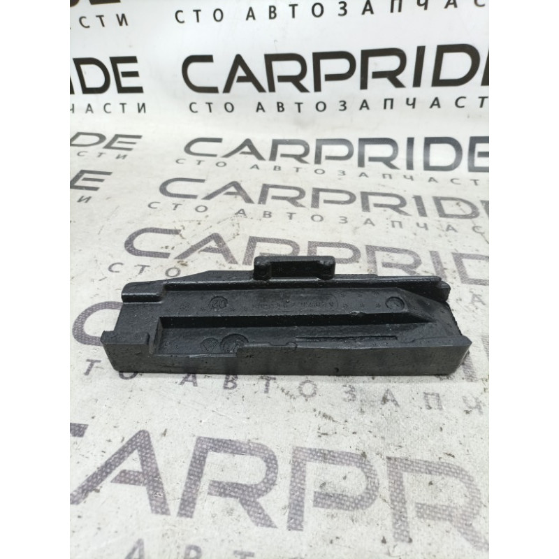 Заглушка (салон) Mercedes-Benz C-class W203 2007 3.0 a2036901430