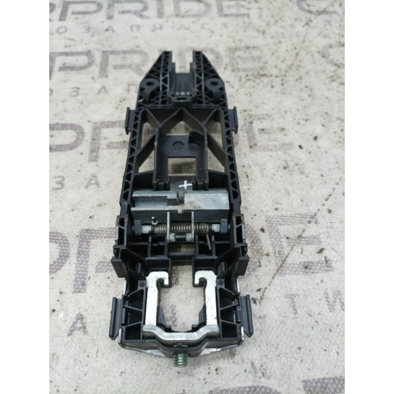 Кронштейн ручки двери (кузов и элементы) Volkswagen Passat B7 2014 1.8 5N0837885H