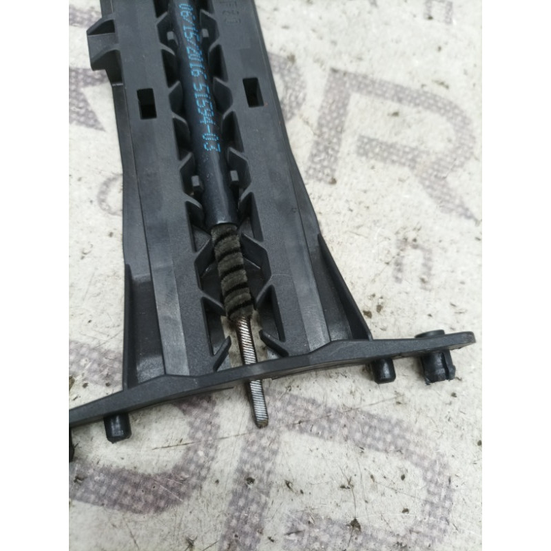 Кронштейн сидения (салон) Cadillac Xt5 1 2016 3.6