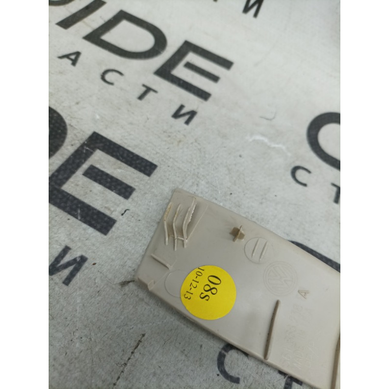 Обшивка стойки нижняя (салон) Volkswagen Passat B7 2014 1.8 561868238a