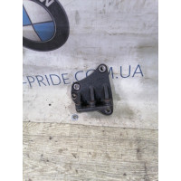 Кріплення подушки двигуна