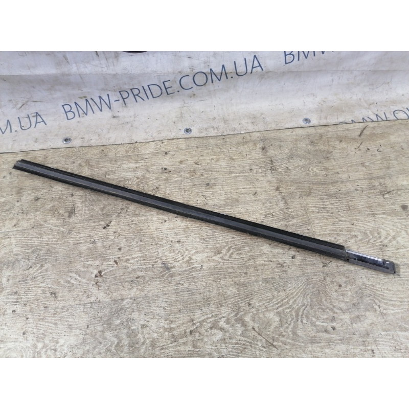 Молдинг стекла (кузов и элементы) Mercedes-Benz C-class W203 2007 3.0 A2036903580