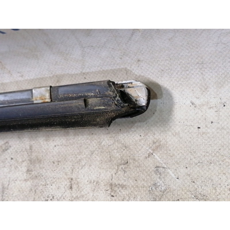 Молдинг стекла (кузов и элементы) Mercedes-Benz C-class W203 2007 3.0 A2036903780