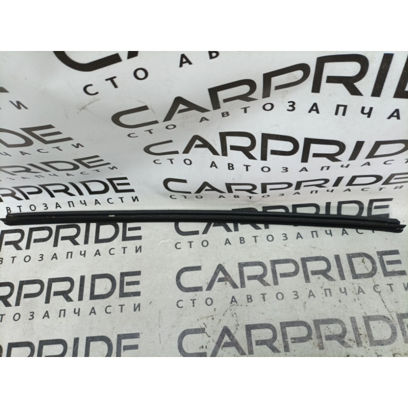 Молдинг стекла внутренний (наружные элементы кузова) KIA Sorento UM 2013 2.4 832412P000