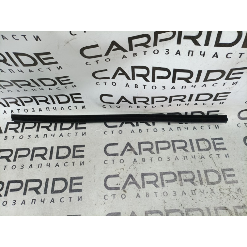 Молдинг стекла внутренний (наружные элементы кузова) KIA Sorento UM 2013 2.4 832412P000