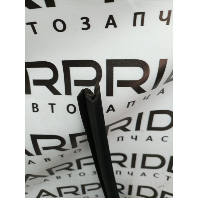 Молдинг стекла внутренний (наружные элементы кузова) KIA Sorento UM 2013 2.4 832412P000