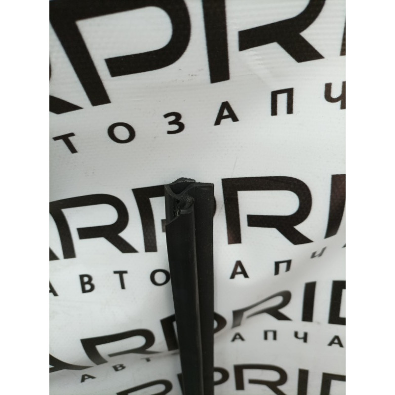 Молдинг стекла внутренний (наружные элементы кузова) KIA Sorento UM 2013 2.4 832412P000