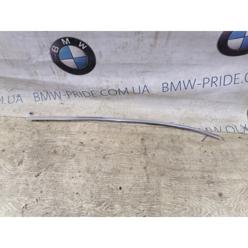 Молдинг стекла (кузов и элементы) Volkswagen Passat B7 2014 1.8 561839643a