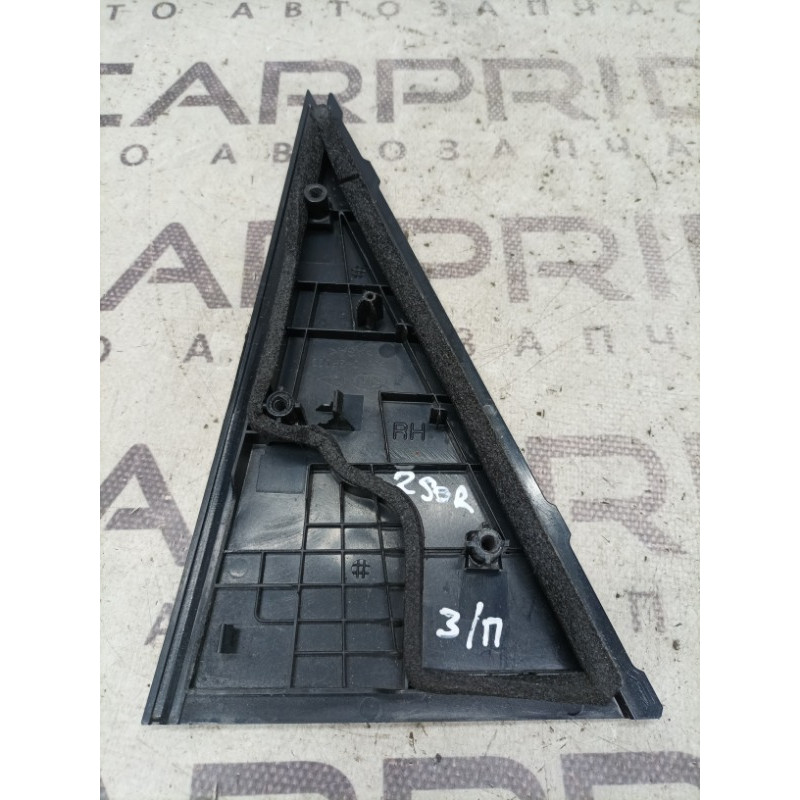 Молдинг двери (уголок) внешний (наружные элементы кузова) KIA Sorento UM 2013 2.4 838402p000