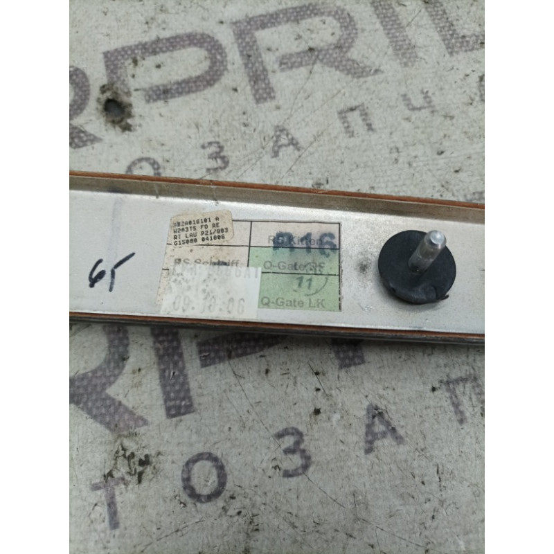 Декоративная накладка карты двери (салон) Mercedes-Benz C-class W203 2007 3.0 a2037302022