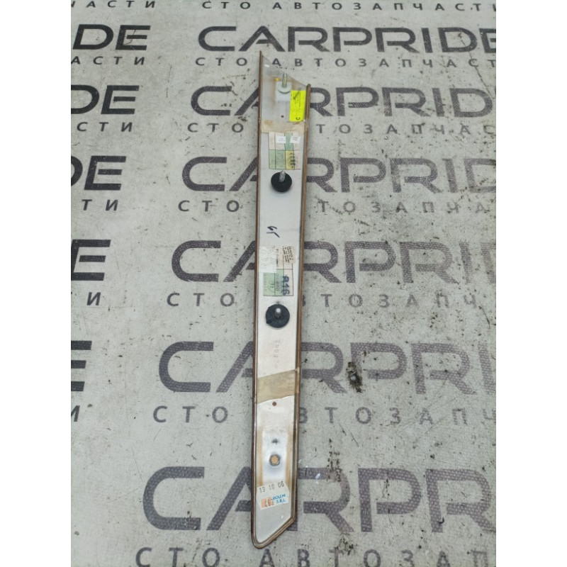 Декоративная накладка карты двери (салон) Mercedes-Benz C-class W203 2007 3.0 a2037302022