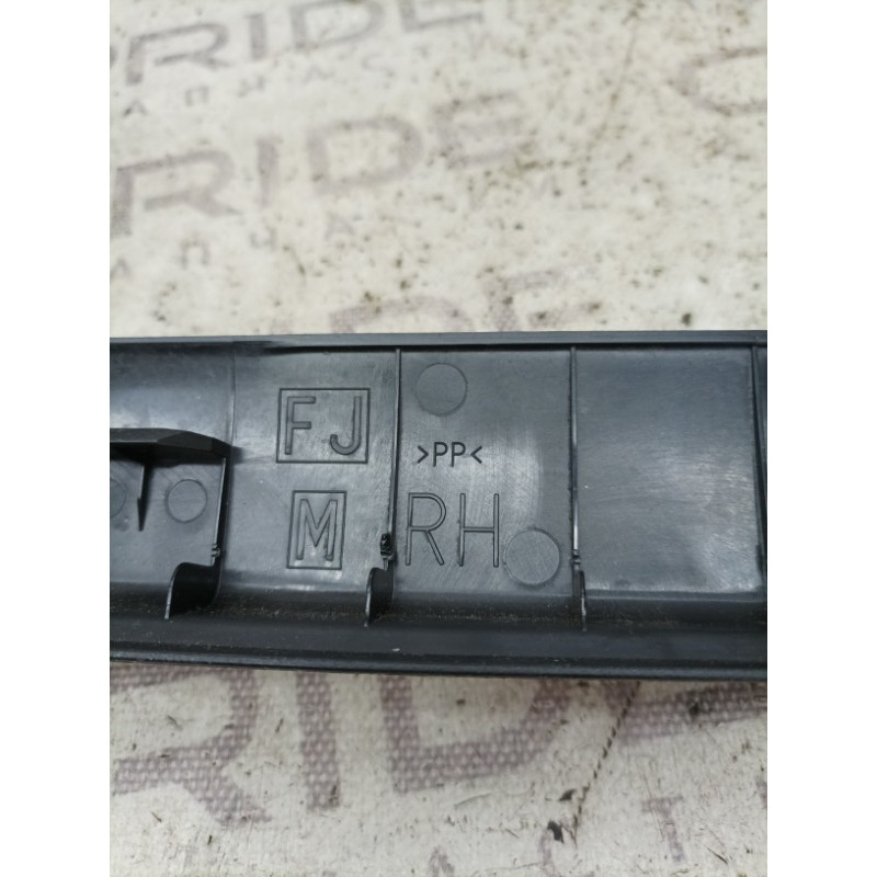 Накладка на порог (кузов и элементы) Subaru Impreza WRX 2019 94060fj040