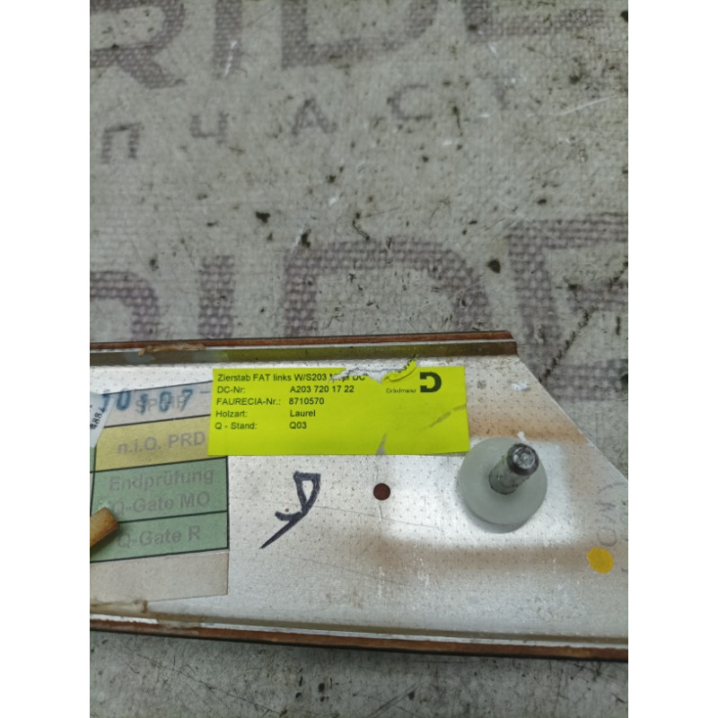 Декоративная накладка карты двери (салон) Mercedes-Benz C-class W203 2007 3.0 a2037201722