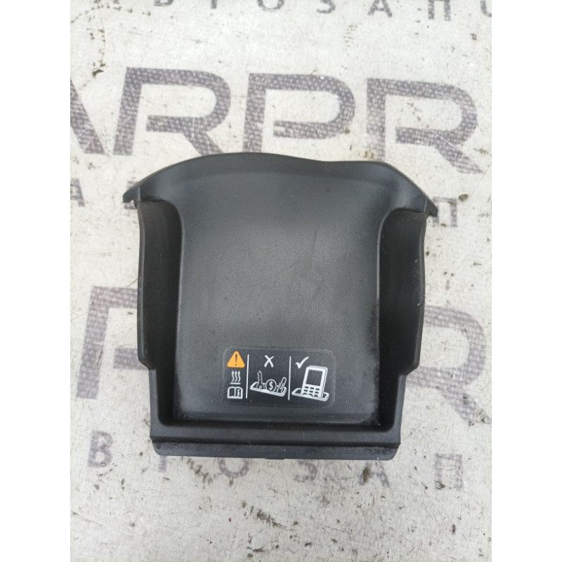 Коврик центральной консоли (салон) Cadillac Xt5 1 2016 3.6 84147057