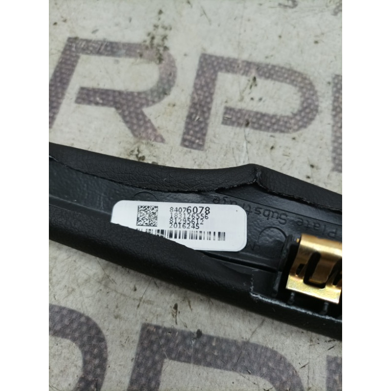 Накладка центральной консоли (салон) Cadillac Xt5 1 2016 3.6 84076078