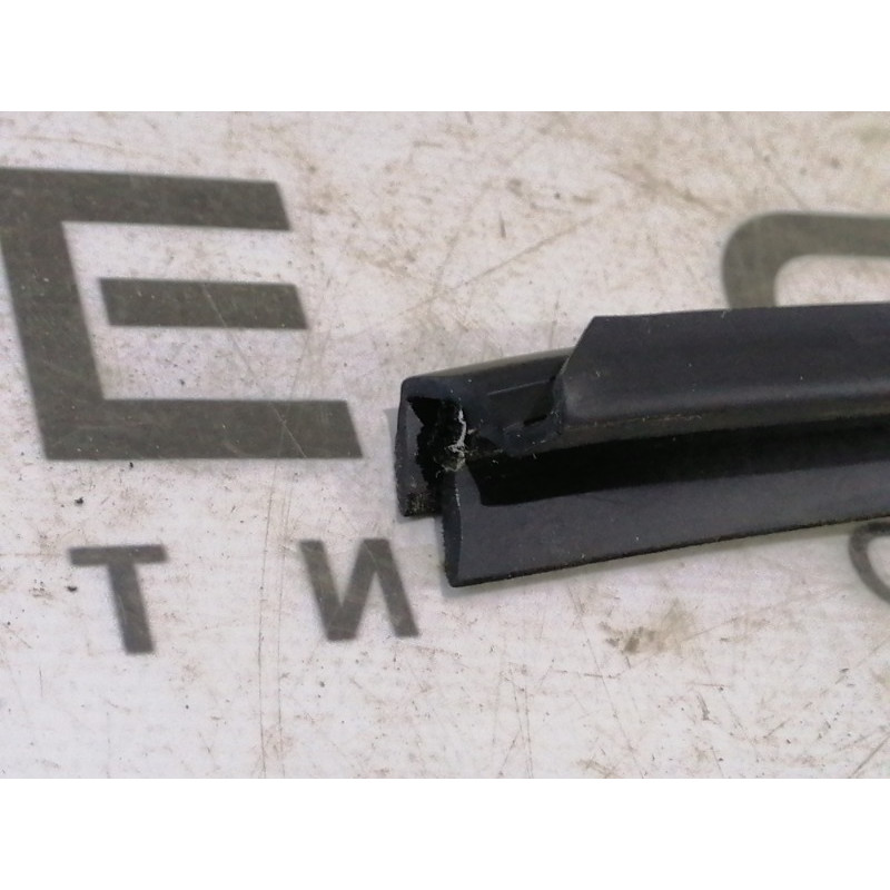 Молдинг стекла внутренний (наружные элементы кузова) KIA Optima TF 2015 2.4 832312T000