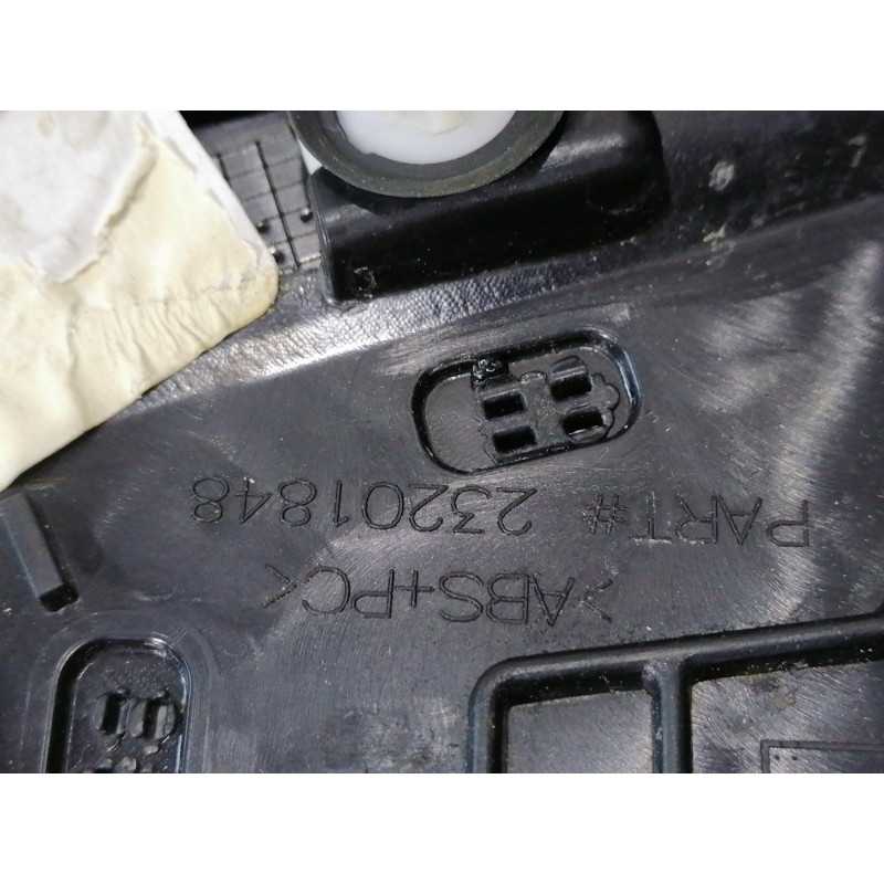 Молдинг стойки внешний (наружные элементы кузова) Cadillac Xt5 1 2016 3.6 23201848