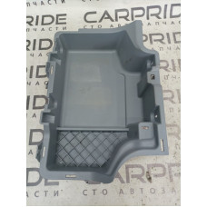 Лоток багажника