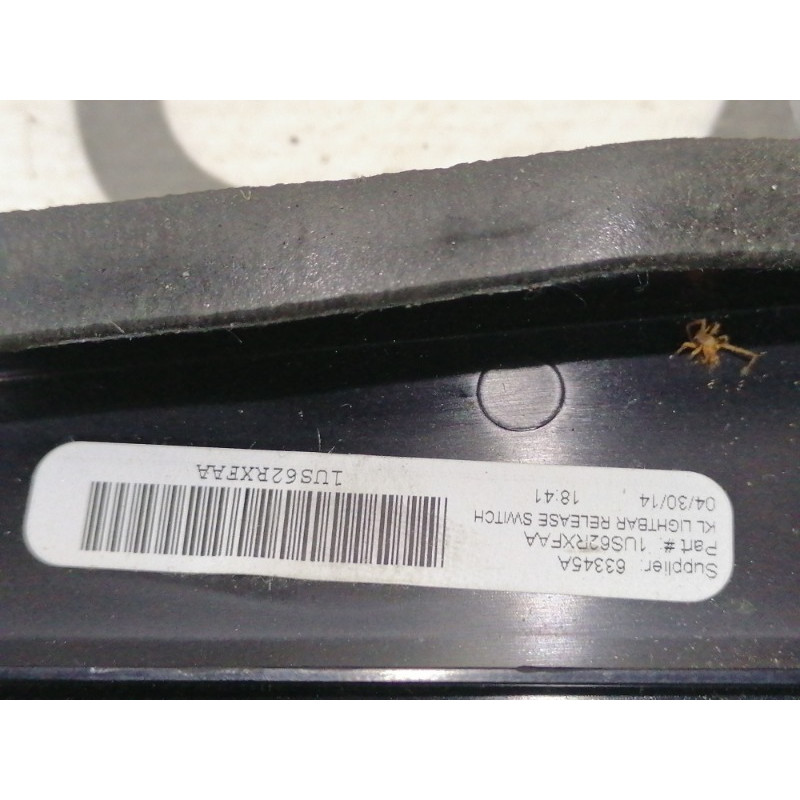 Панель подсветки номера (кузов и элементы) Jeep Cherokee KL 2014 3.2 5RN33RXFAA