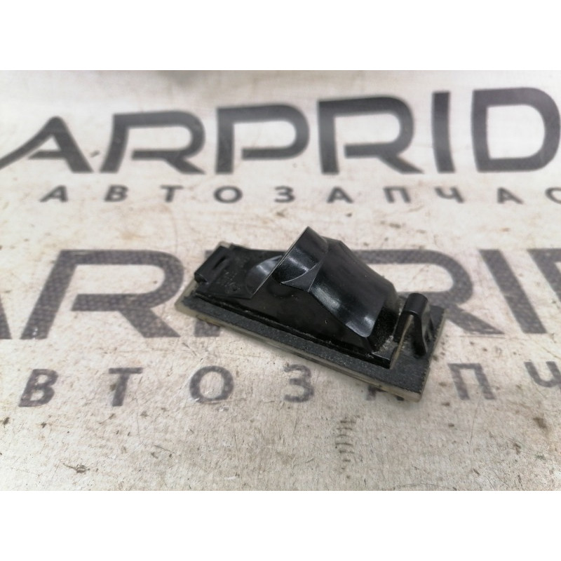 Плафон подсветки номера (оптика) Jeep Cherokee KL 2014 3.2 68223864AB