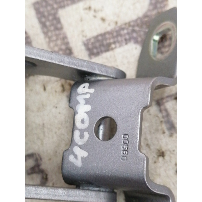 Петля багажника (кузов и элементы) Jeep Compass MP 2018 2.4 68279716AA