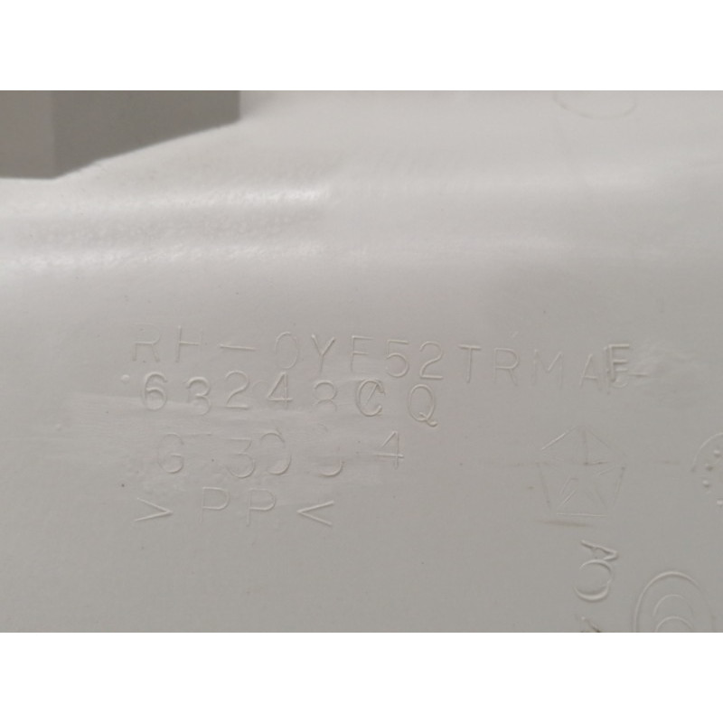 Накладка форточки (кузов и элементы) Jeep Compass MK49 2011 2.4 YE52HDAAF