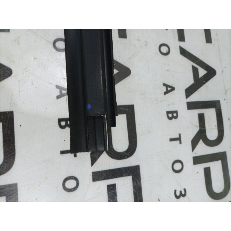 Внутрішній молдинг скла (зовнішні елементи кузова) BMW 3-series E93 2010 3.0 N52 51377119096