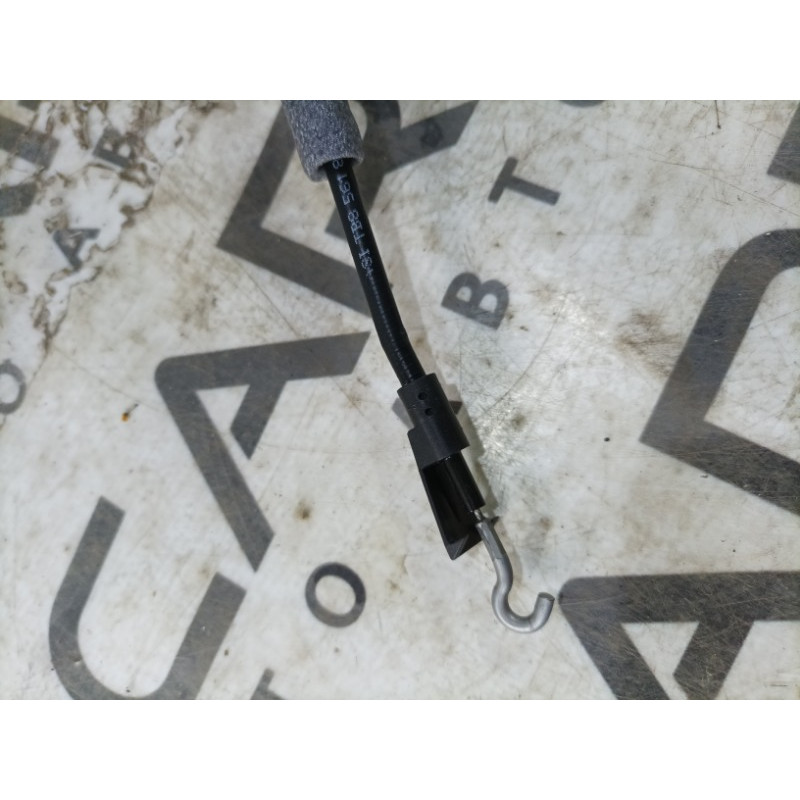 Трос замка двери (кузов и элементы) Volkswagen Passat B7 2014 1.8 561839085B