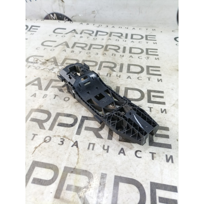 Кронштейн ручки двери (кузов и элементы) Volkswagen Passat B7 2014 1.8 5N0839885H