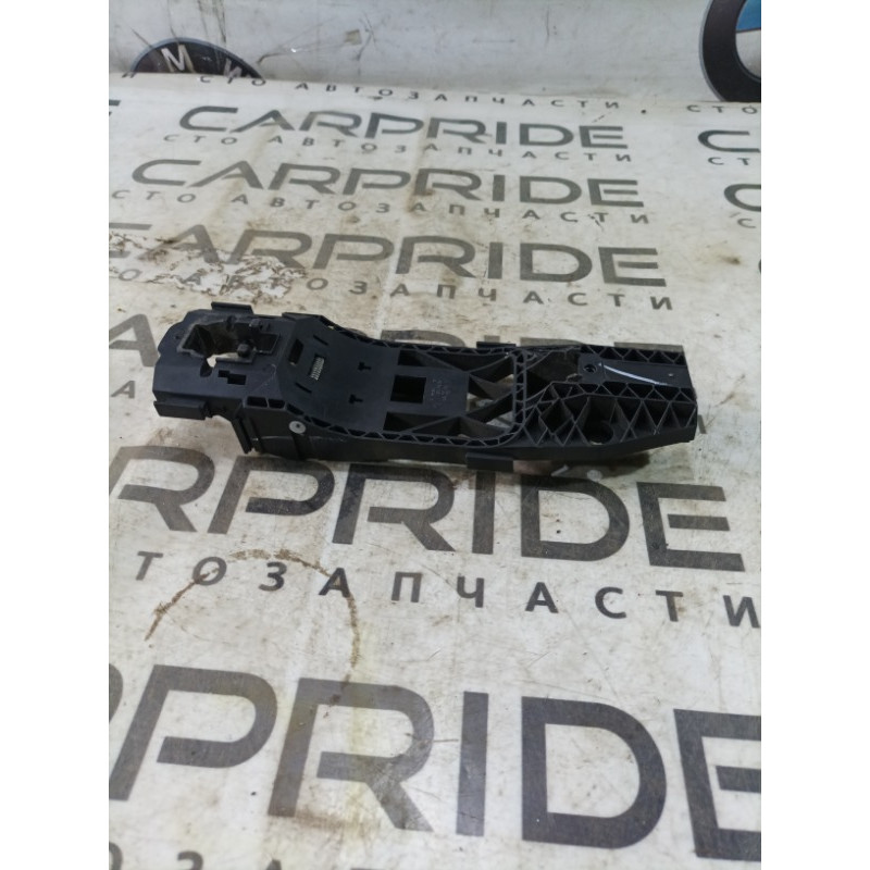 Кронштейн ручки двери (кузов и элементы) Volkswagen Passat B7 2014 1.8 5N0839885H